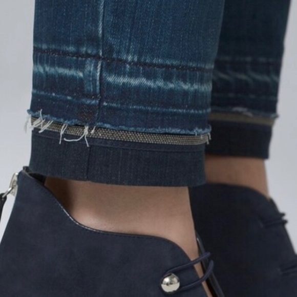 White House Black Market “The Slim Ankle” Embellished Hem Size 0 - Picture 4 of 14